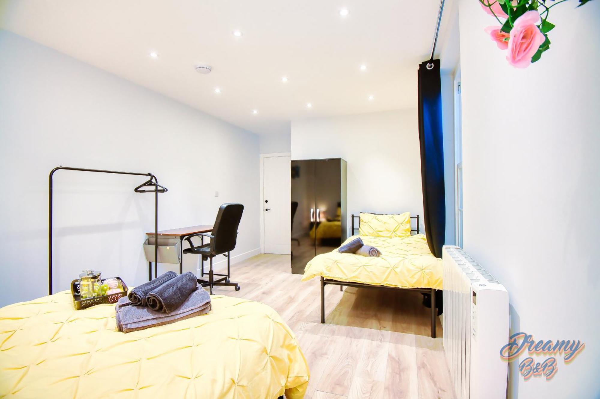 Appartamento Amazing Place In Finsbury Park Londra Esterno foto